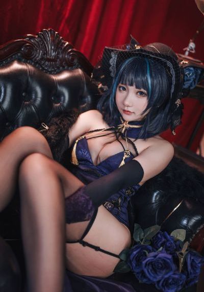 美女在床上打扑克_超清完整版观看